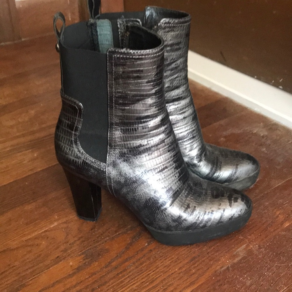 Donald J Pliner Boots